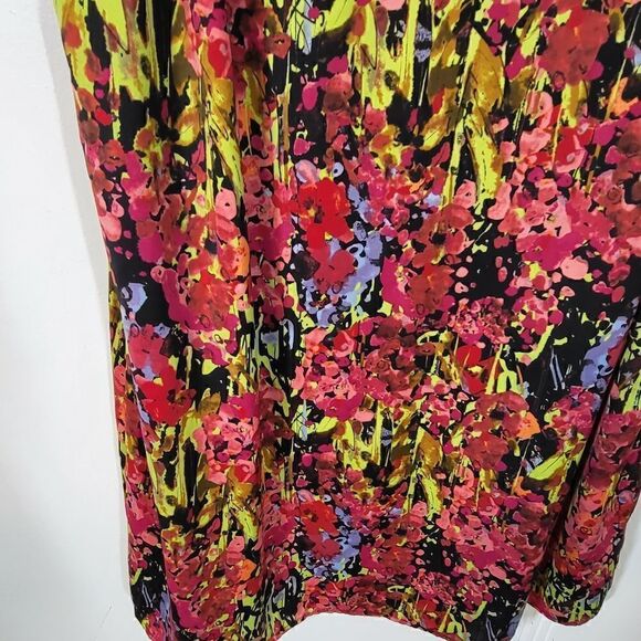 Plus Size Lane Bryant Sleeveless Floral Dress - Picture 7 of 10